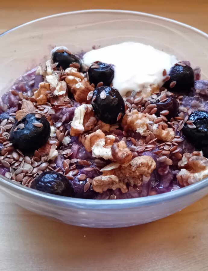 Blueberry Four-Grain Meal with Walnuts