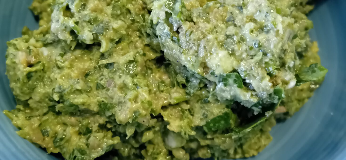 Vegan Pesto with Sunflower Seeds and Spinach